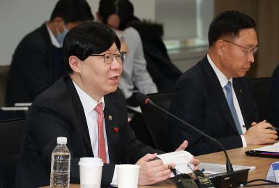 Authorities hold meeting on policy finance support for 2024 thumbnail