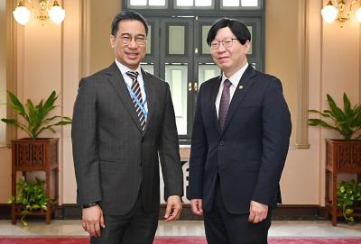 Vice Chairman meets with Governor of the Bank of Thailand thumbnail