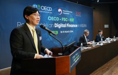 Vice Chairman delivers opening remarks at OECD-FSC-KIF Roundtable on Digital Finance in ASEAN thumbnail