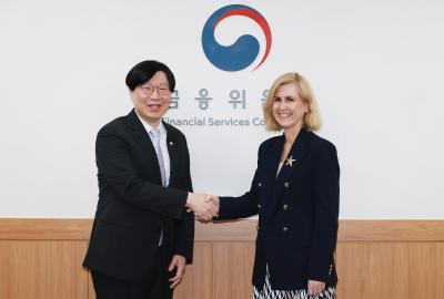 Vice Chairman meets with ISSB Vice Chair and holds talks on sustainability disclosure standards thumbnail